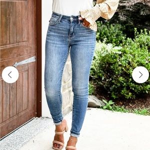 Judy Blue Baby One More Time Mid-Rise Skinny Jeans - Size 11